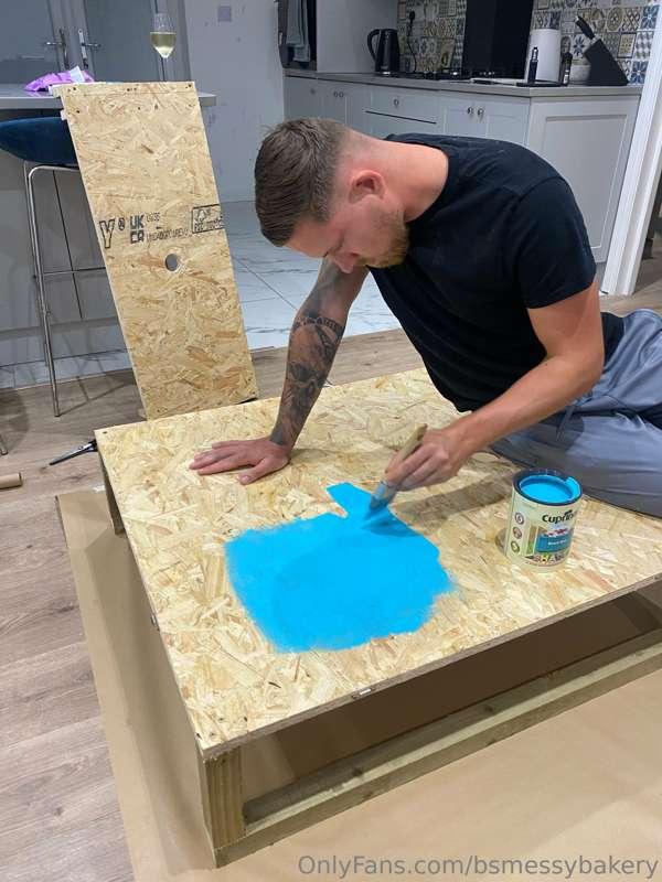 🖌️ Got Tedders helping me paint, Lou was going to aswell but..