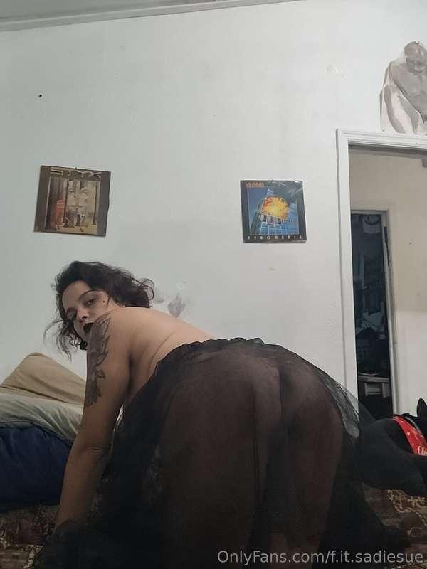 Anal video coming soon just got to stretch that asshole out ..