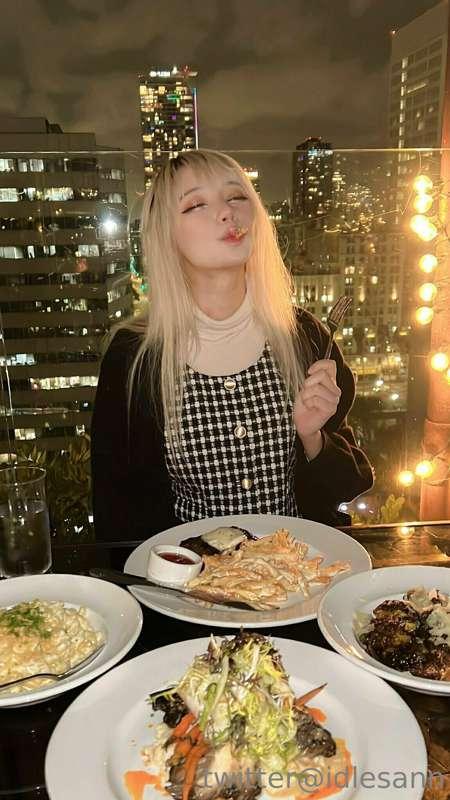 Are you hungry, wanna lick? 😉