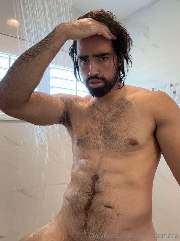That post-shower glow hits different after a sweaty run… I m..