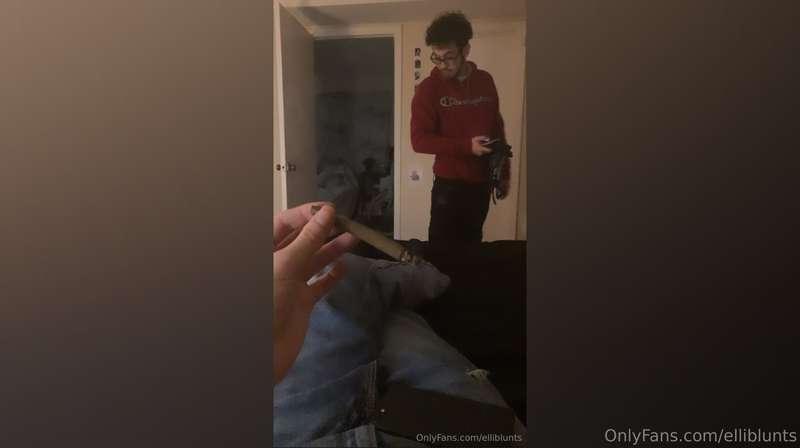 elliblunts image #0