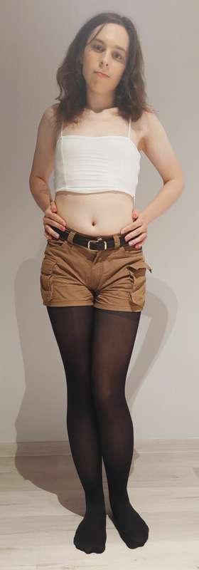 Still, tights and shorts are a good combination🥰