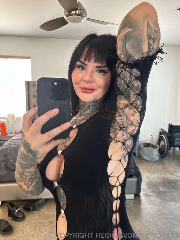 No bra just to tease you 😘