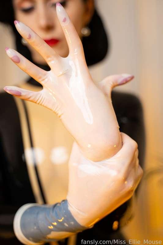 miss_ellie_mouse image #3