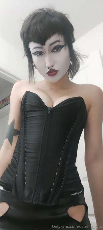 Stay tuned for the spicier bits of this photoshoot ♡
