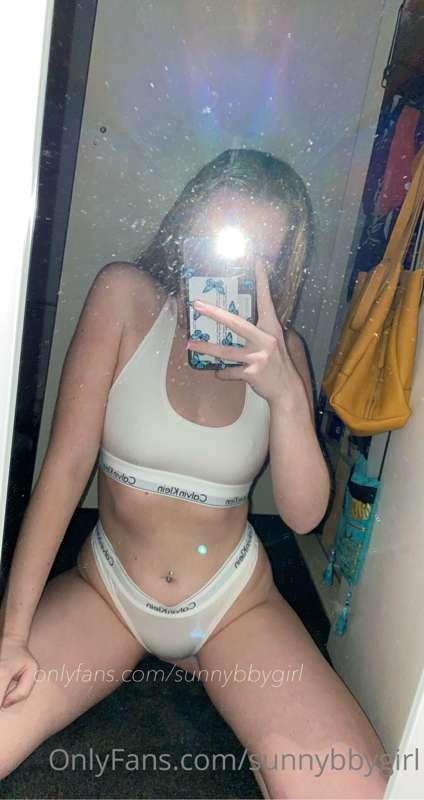 All uncensored photos on my other account 🥵onlyfans.com/dadd..