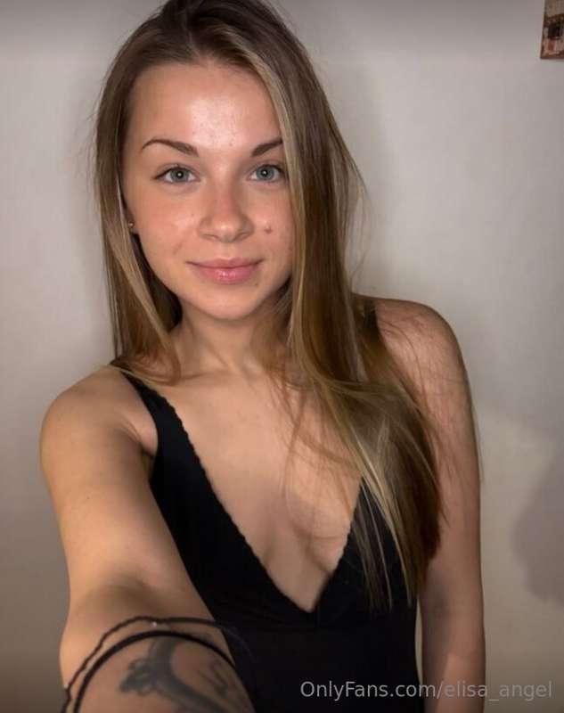 🔥 𝐅𝐑𝐄𝐄𝐄 𝐒𝐔𝐁𝐒𝐂𝐑𝐈𝐏𝐓𝐈𝐎𝐍 🔥 @elena.rae 🔥@elena.rae loves cocks of..