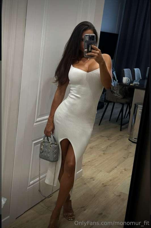 I miss summer to wear such cute dresses, does this white dre..