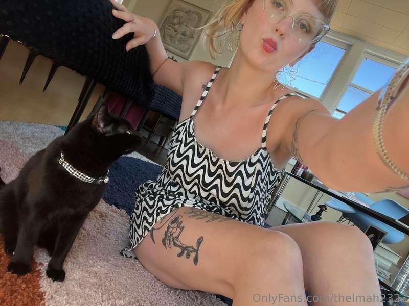 I woke up horny and decided to get naked and to play with my..