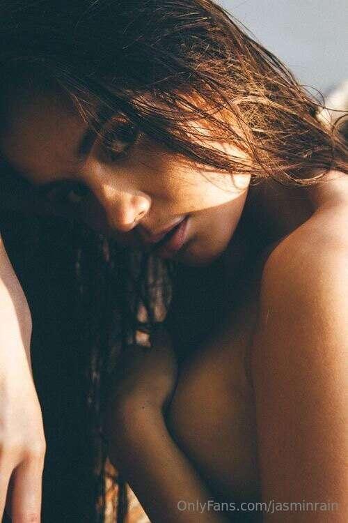 😈