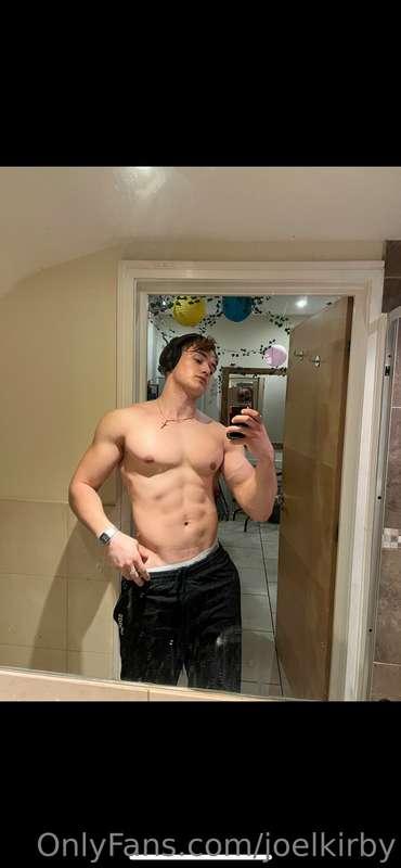 **What you been up to today, fancy chatting my DM’s are alwa..