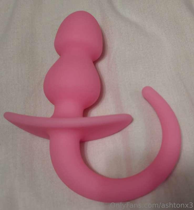 My pink tail plug 😏. Isn't it adorable 😍. 