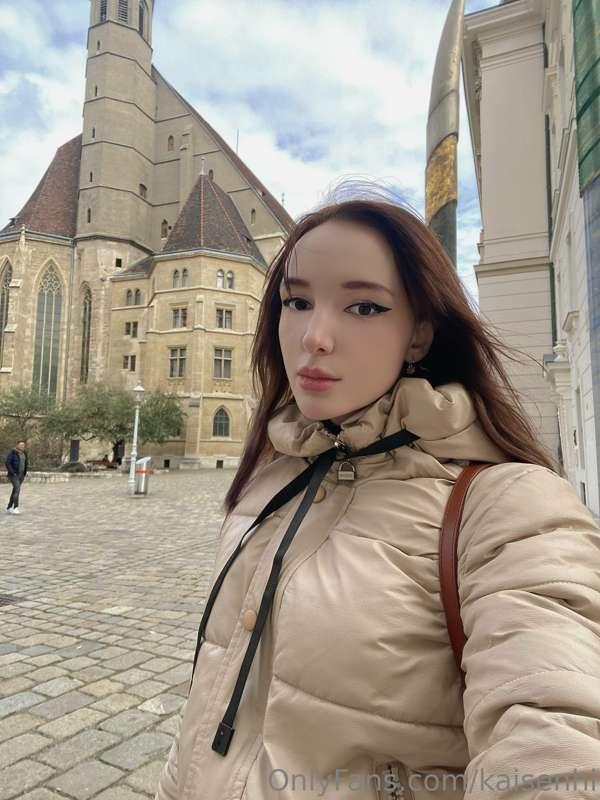 Guys! 💓
I just got home from Vienna right now 🙃
Fell tired 😴..