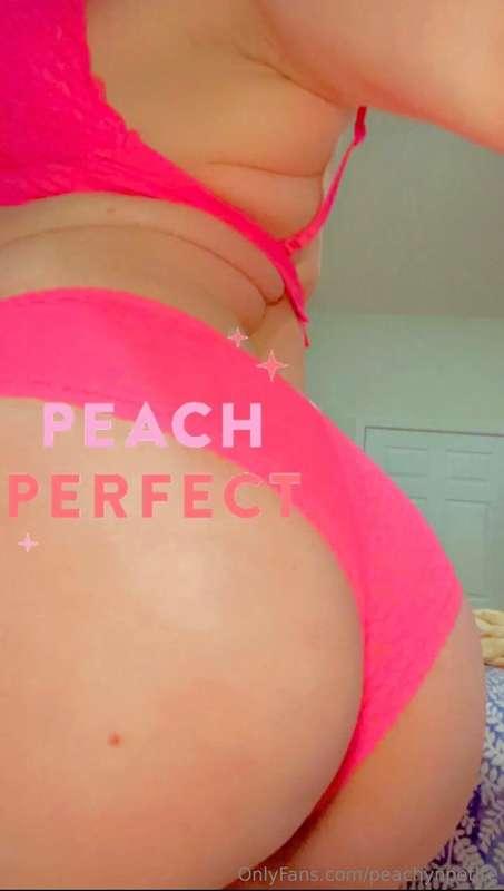 Just begging for you to take a BIG bite🍑🫦