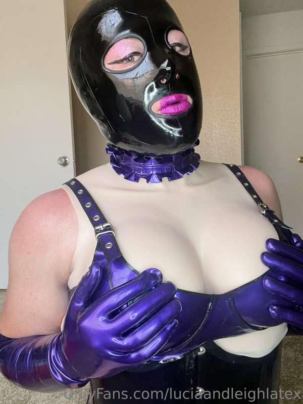 Well! After months of waiting, my new latex has finally arri..