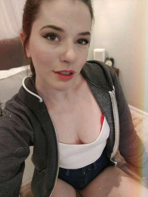 I'm cute and you should tell me about it 😘
MFC.im/CallaQ