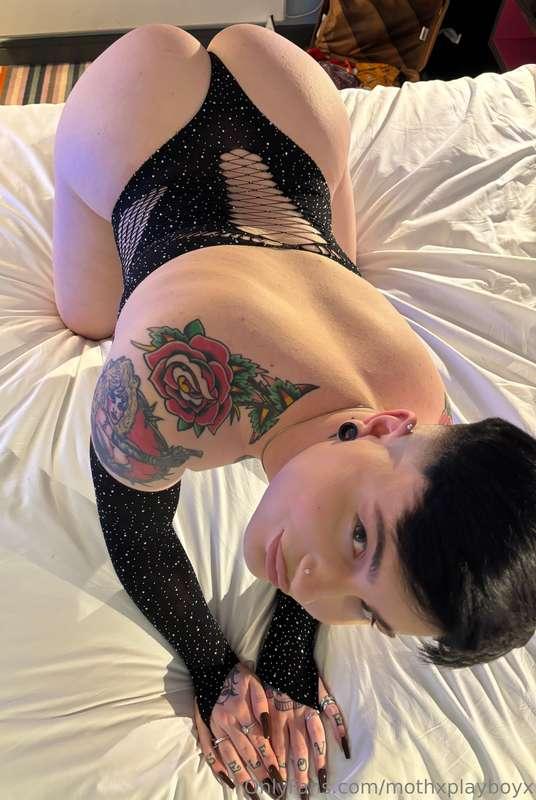 mothxplayboyx image #0