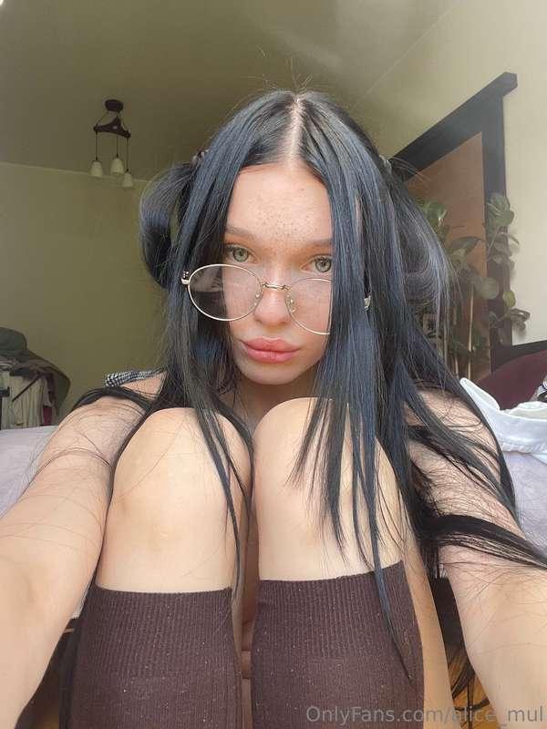 Glasses on, innocence off 🖤How do you like to mix sweet and ..