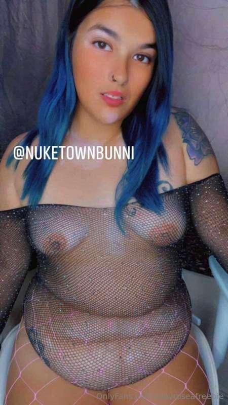 ⚠️⚠️ Hot Friend Alert! She wants to flirt with you so bad! ❤..