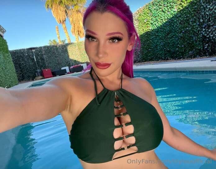 Look who’s back on your feed 😈