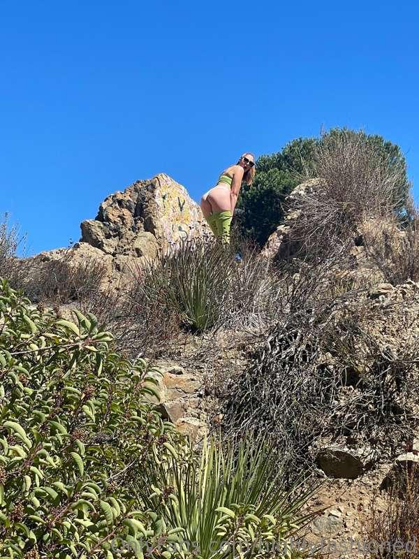 I see a moon! 🙈