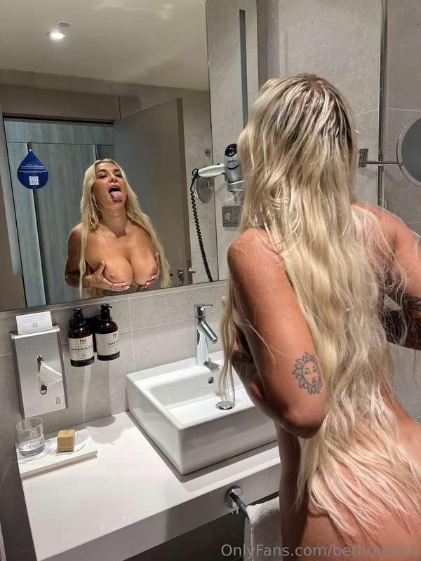 What’s your fav: ass or tits? 👅🥵
