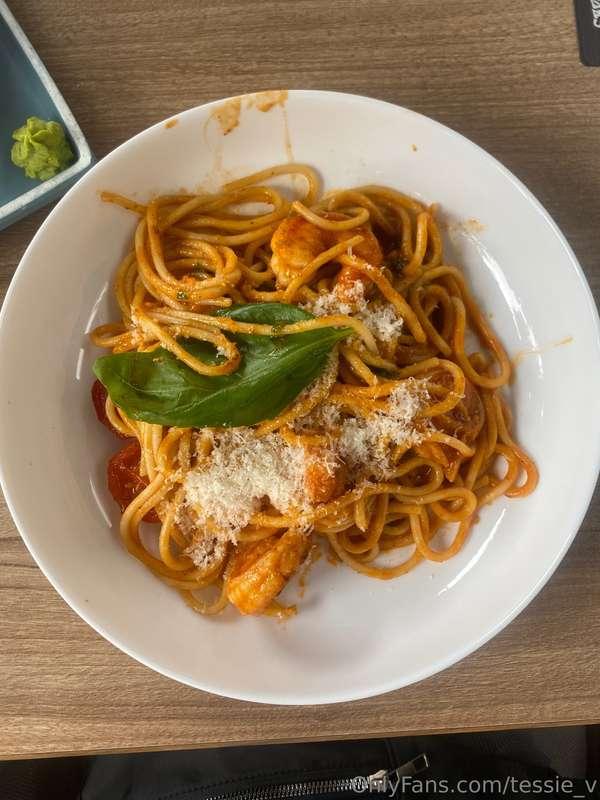 🍝 Just enjoying some delicious spaghetti! 🍴🍅 Pasta perfectio..