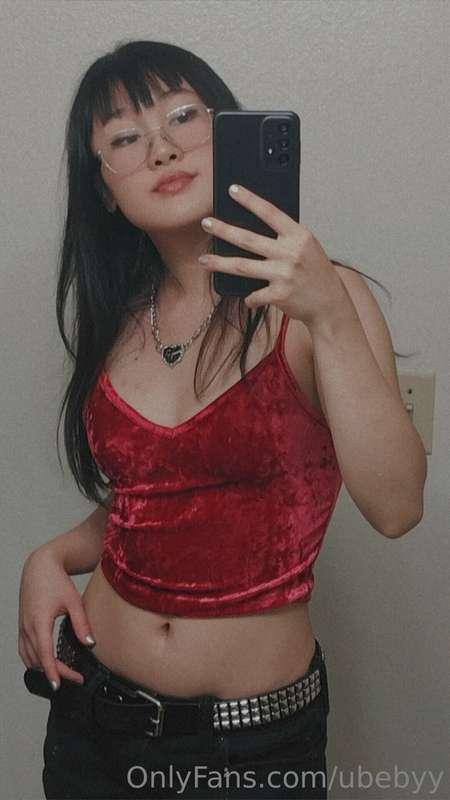 Was really feeling my outfit today 🥺💕

Love this velvet top,..