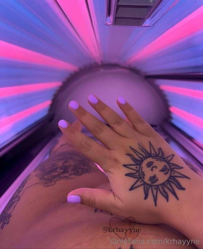 Editing all my new content for you guys 😘