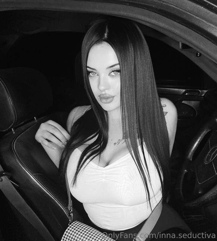 What do you think of this treatment of the photo?🖤