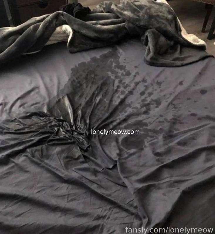 Gotta change the bed sheets 🙈