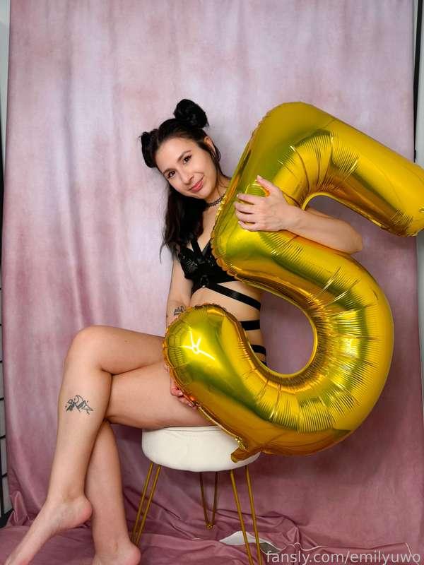emilyuwo image #6