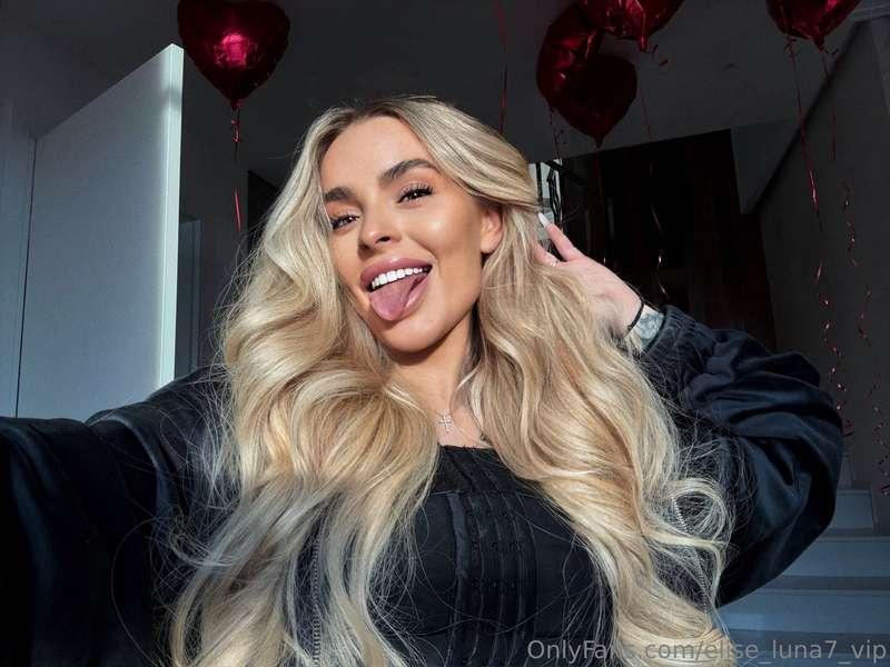 Happy Women’s Day, my sweethearts! 🌷💞Today is all about cele..