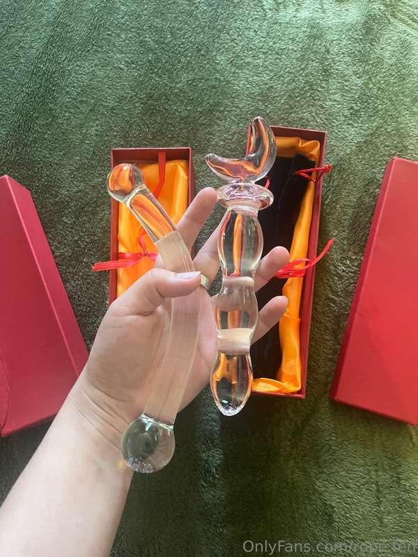 Two super cool new glass toys I was gifted! I’ve never tried..