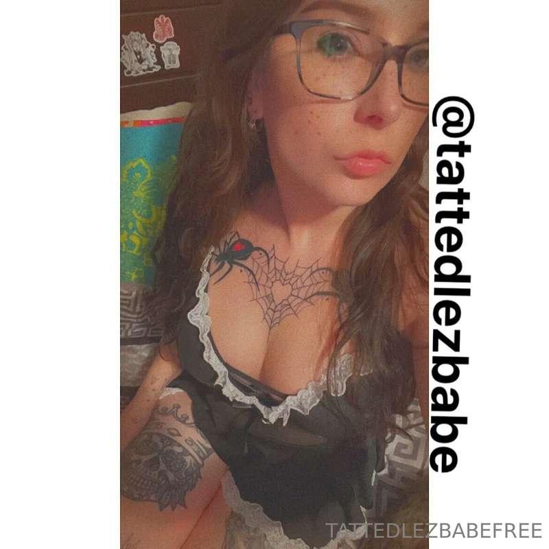 🤍🖤 @tattedlezbabe 🤍🖤