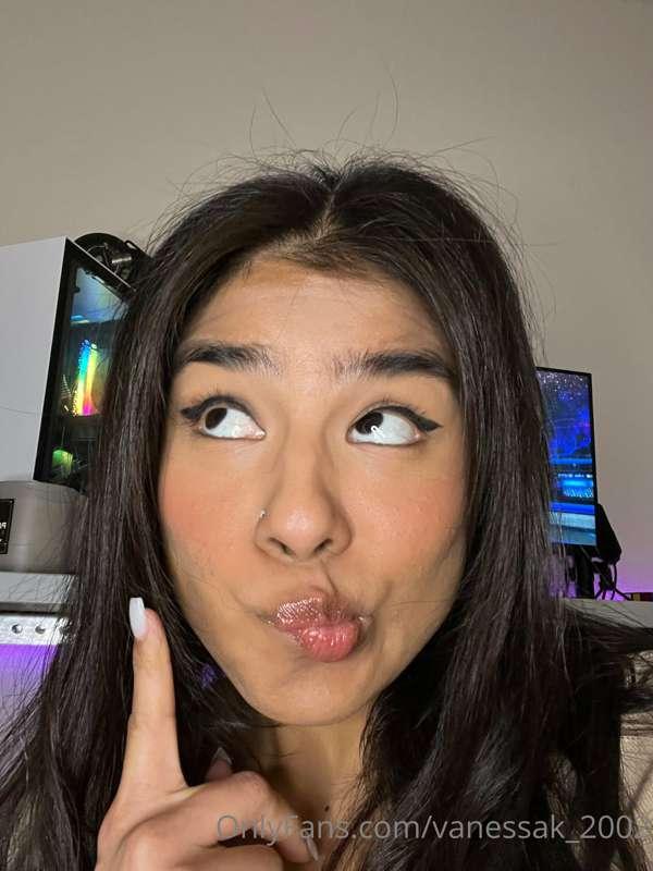 Face reveal!!!! 🥰❤️🤣 besos to all my subbies 💕😘