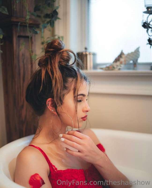 happy love day. 🕊️💌 will you be mine ? xox