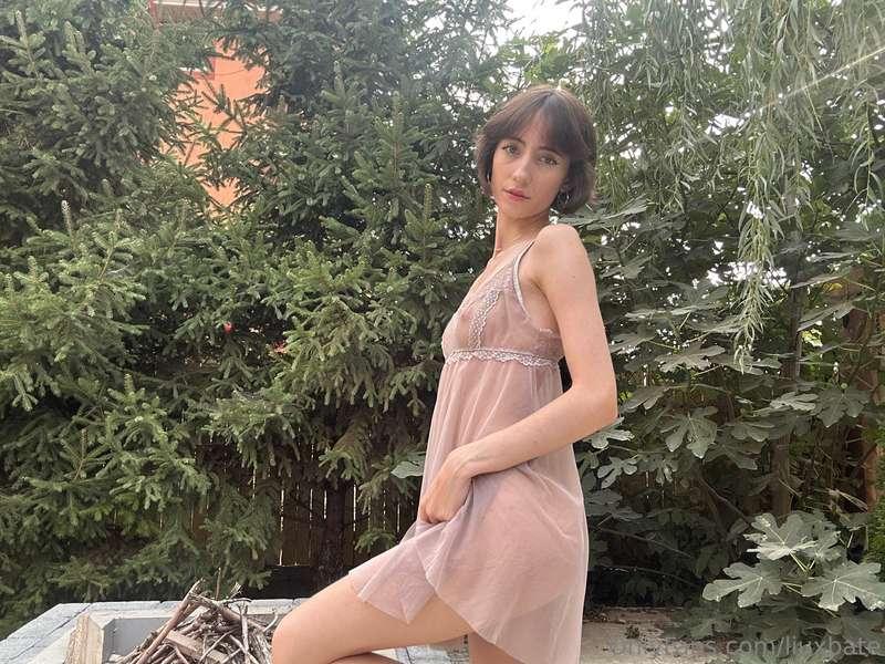 I am cleaning my garden today. Wanna help me ?