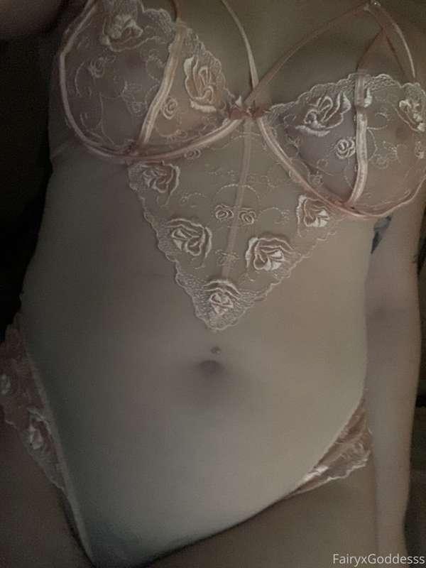 lolaxpeach image #2