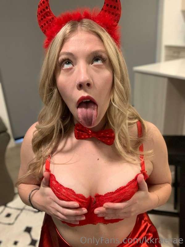 I’ll be your throat demon😝😈

@KkraeraeVIP

Onlyfans.com/kkra..