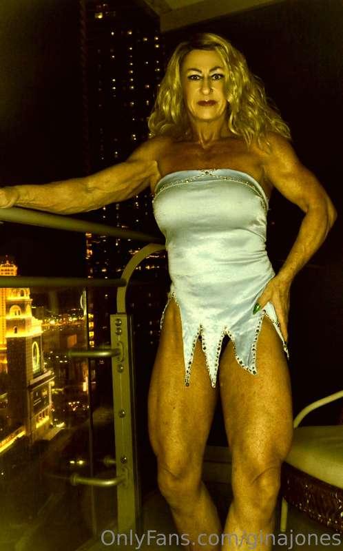 ginajones image #0