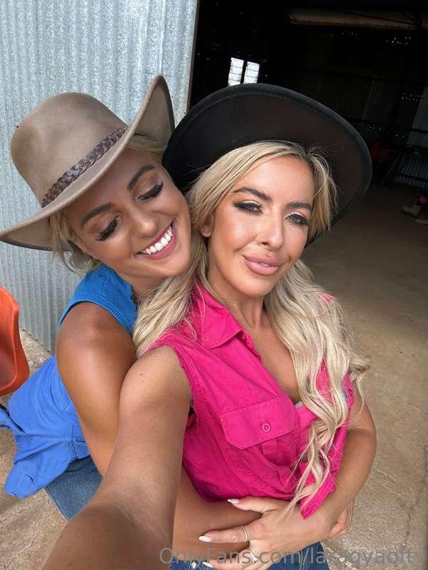 Yes @hennymoodyoftv we can still be friends 😘