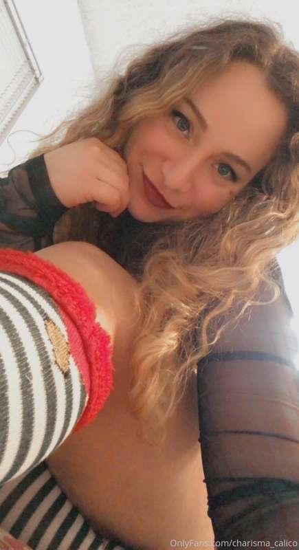 Happy December 1st, you know what that means... IT'S XMAS. H..