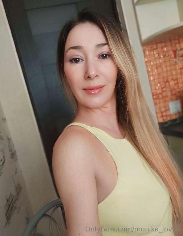 This SEXY MILF knows exactly how to make you ecstasy 
@margo..