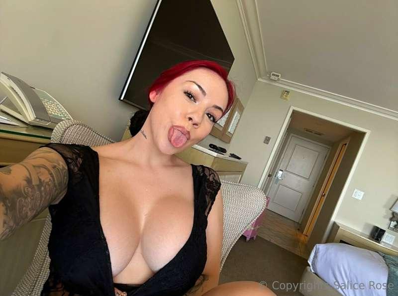 Your favorite onlyfans girl 😈💦 CURRENTLY MAKING MORE HOT CON..