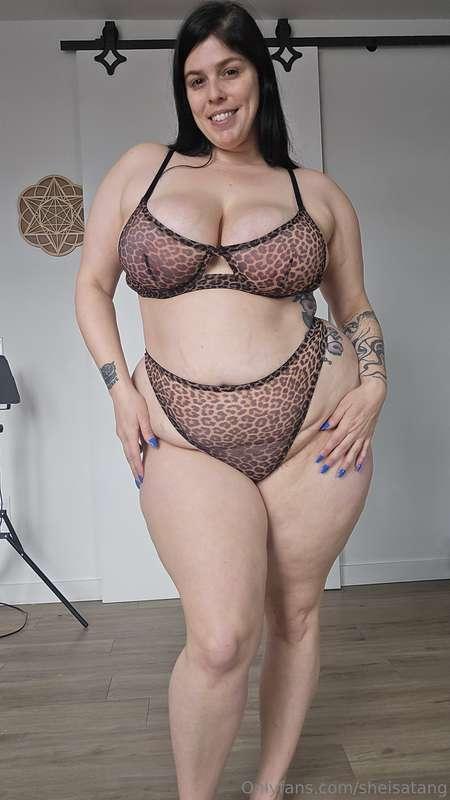 sheisatang image #0