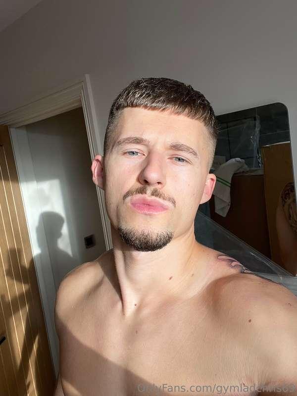 You like to kiss? 😘