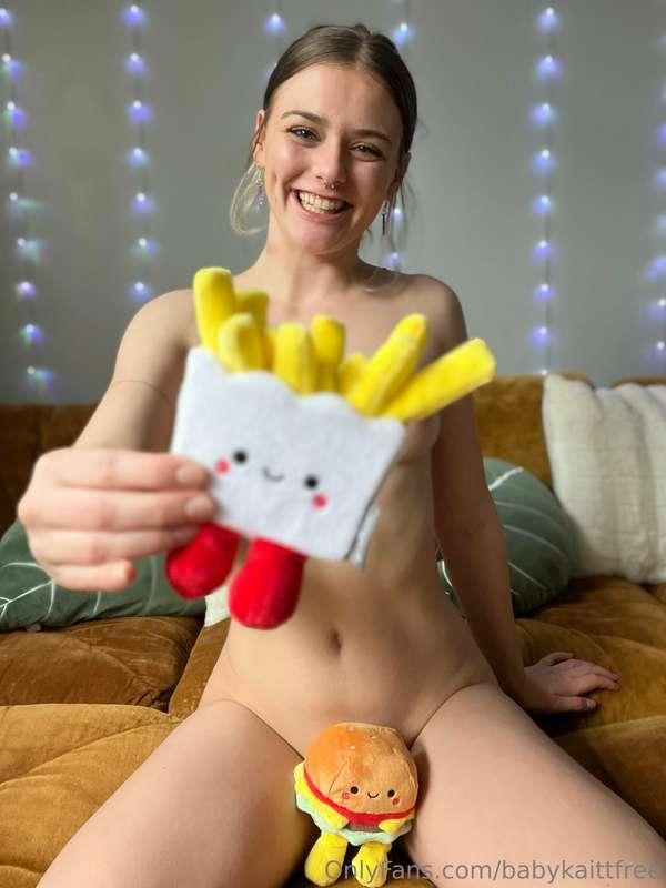 Do you want a shake with these fries? 🥛