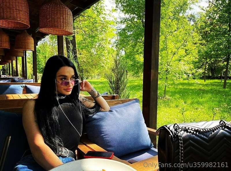 Do I look like a businesswoman? 🤗