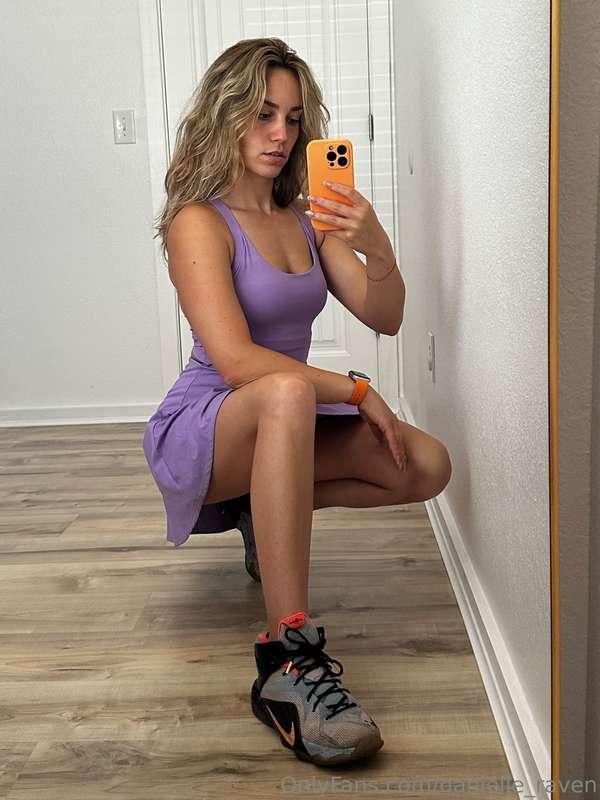 Should I do a live tonight? 🤔 Nothing too spicy 🌶️ I don’t t..